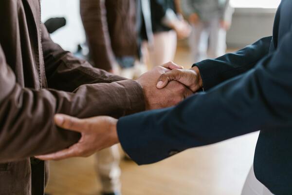 Franchise Marketing 101: How Accurate Franchising Helps Brands Stand Out in a Crowded Market